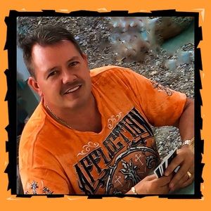 Meet your Posher, Mark